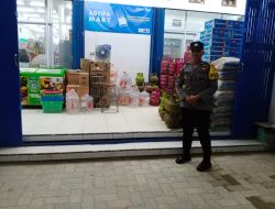 Piket Patroli Polsek Sematu Jaya Sambangi Toko Modern diwilkum Polsek Sematu Jaya