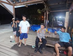 Bhabinkamtibmas Kelurahan Pager Sambangi Warga Malam Hari, Jalin Silaturahmi dan Cegah Gangguan Kamtibmas