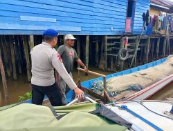 Personel Ditpolairud Polda Kalteng Sambangi Masyarakat di Das Seruyan untuk Himbauan Waspada Terorisme dan Paham Radikalisme