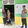 Bhabinkamtibmas Sosialisasikan Layanan Hotline 110 kepada Masyarakat