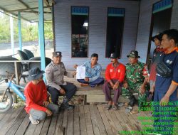 Bhabinkamtibmas Polsek Sabangau Dampingi TSAK dan Babinsa Patroli Cegah Karhutla di Kameloh Baru