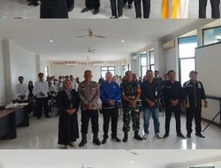 Personel Polsek Teweh Tengah Hadiri dan Awasi Pelantikan Pengawas TPS PSU Pilbup Barito Utara