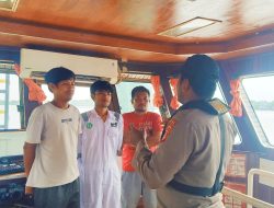 Patroli Rutin, Kapal Ditpolairud Polda Kalteng Periksa Dokumen Kapal dan Cek Alat Keselamatan