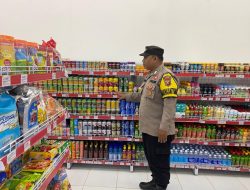 Piket Polsek Patroli kepertokoan diwilkum Polsek Sematu Jaya