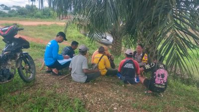 Bhabinkamtibmas Sosialisasikan Layanan Hotline 110 kepada Masyarakat