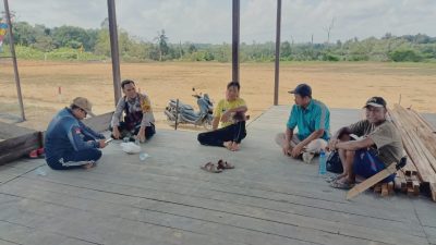 Bhabinkamtibmas Polsek Bulik menyambangi warga sosialisasi pencegahan Karhutla
