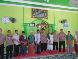 Melalui Sholat Jumat Berjamaah, Kapolres Jalin Silaturahmi Bersama Warga Masyarakat