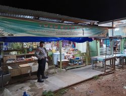 Piket Polsek Sambangi dan Silaturahmi Ke Pedagang