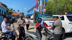 Satlantas Polres Lamandau Bagikan Ratusan Bendera Merah Putih Sambut HUT ke-80 Kemerdekaan RI