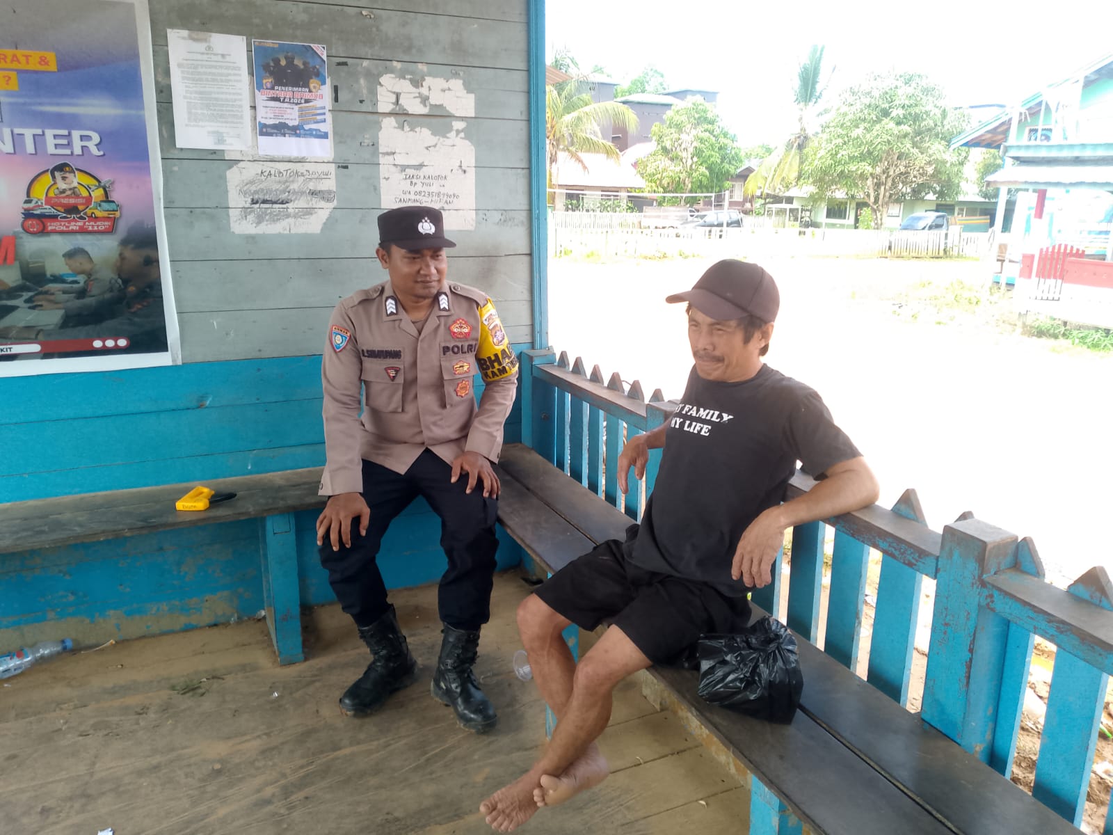 Sambang Kamtibmas Polsek Marikit laksanakan giat sambang ke warga.