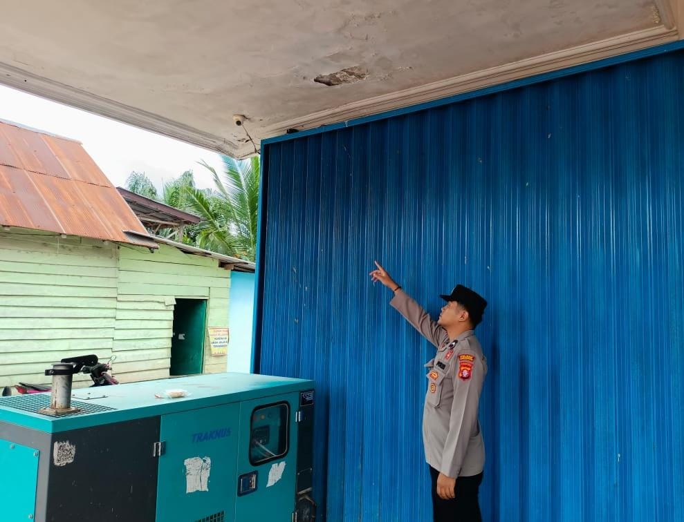 Piket Polsek Patroli kepertokoan diwilkum Polsek Sematu Jaya