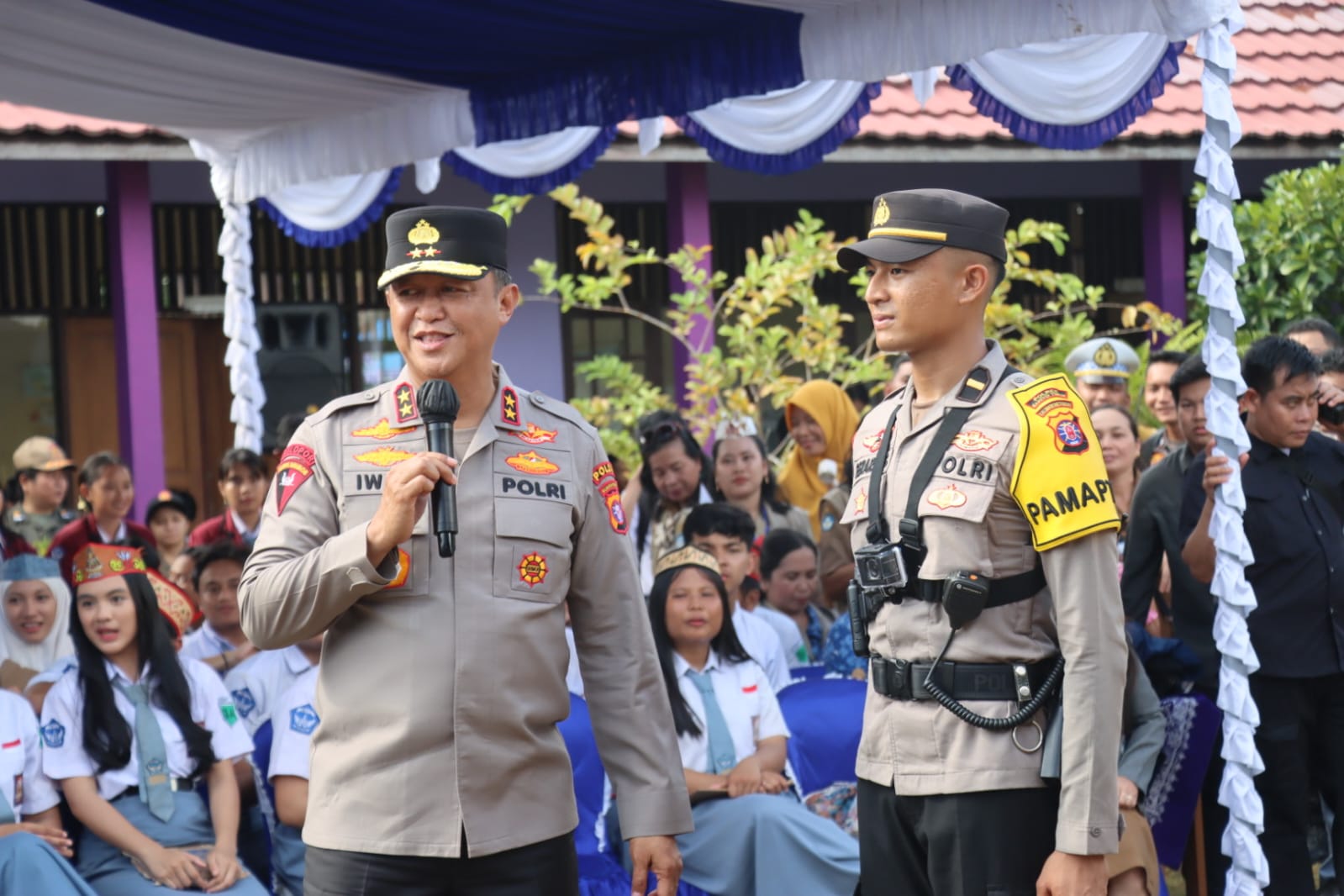 Dampingi Gubernur, Kapolda Kalteng Tinjau Sarpras dan Layanan Sosial di SMA 4 Muara Teweh