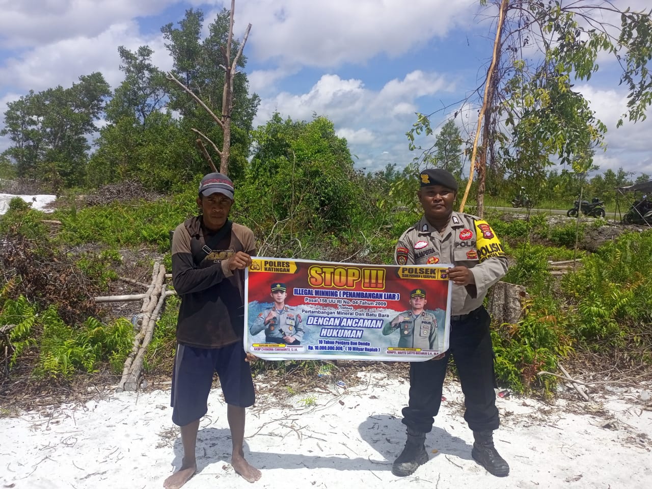 Polisi Edukasi Warga Petak Bahandang dan Kamipang Tentang Larangan Tambang Ilegal