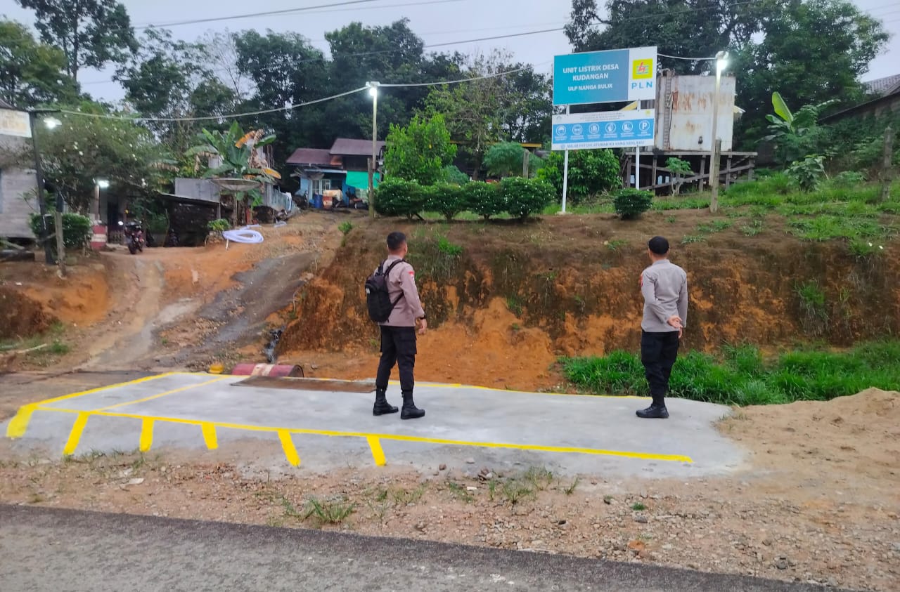 Piket Polsek Delang melaksanakan patroli diwilkum Polsek Delang
