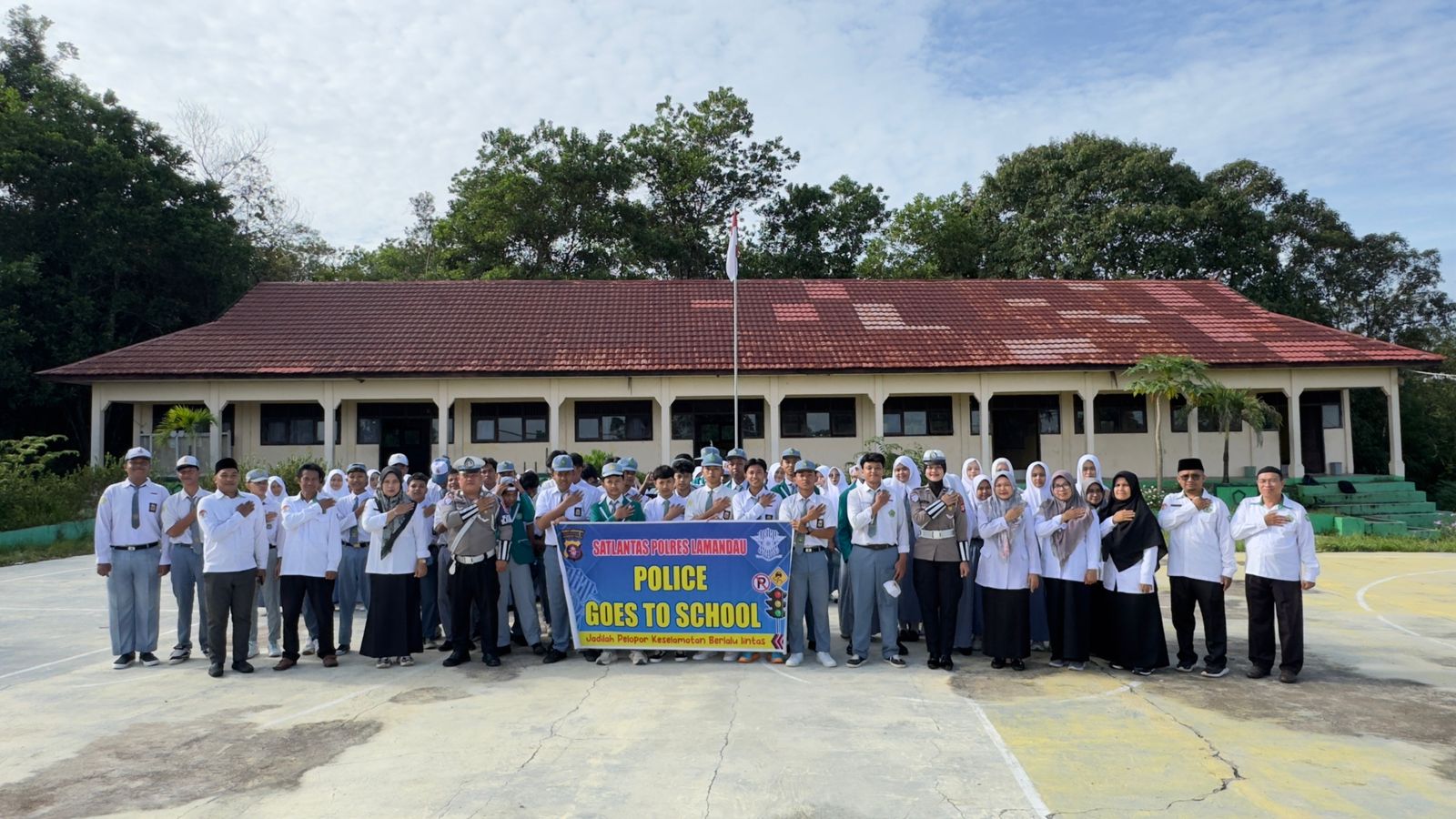 Sat Lantas Polres Lamandau Beri Himbauan Keselamatan Berlalu Lintas kepada Pelajar MAN Lamandau
