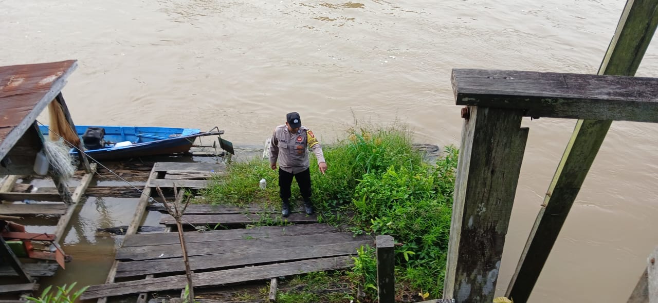 Piket Polsek Cek Debit Air Sungai Lamandau