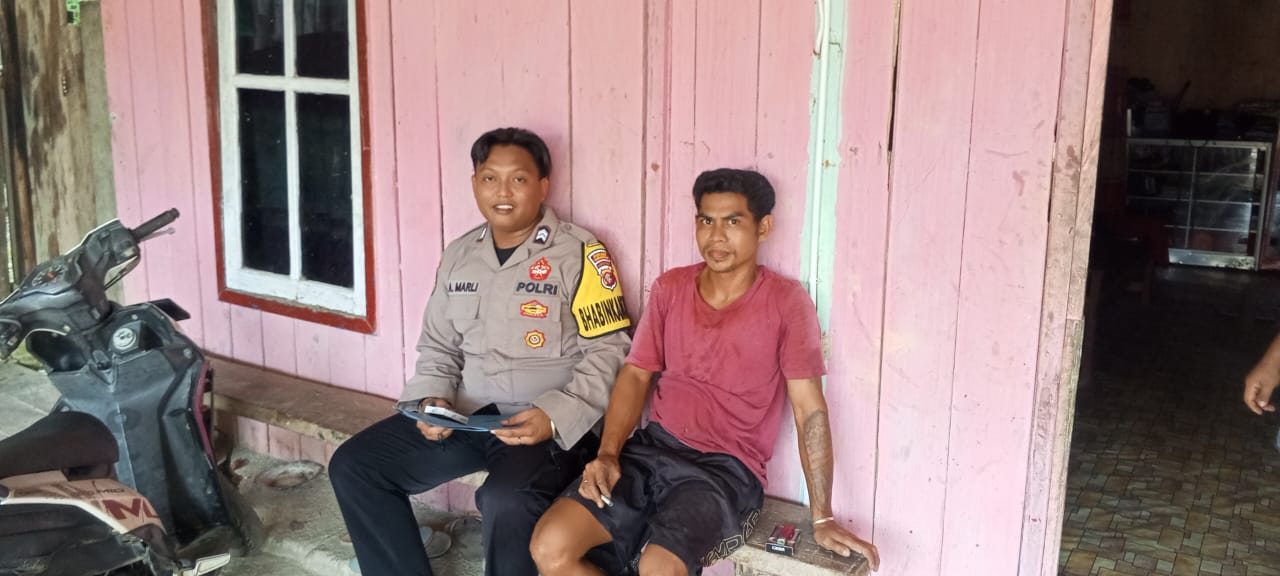 Piket Polsek lamandau melaksanakan Silaturahmi ke masyarakat