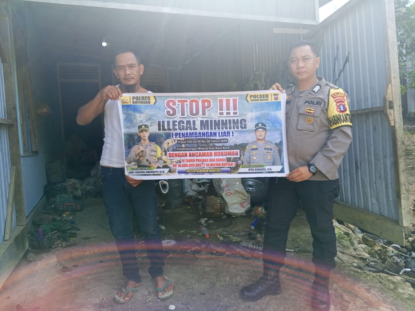 Bhabinkamtibmas Desa Tumbang Atei Sosialisasi tentang larangan Illegal Mining.