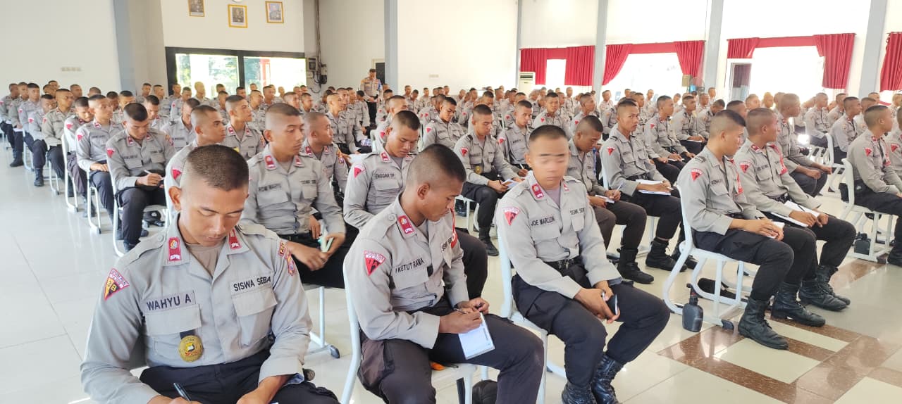 Karo SDM Polda Kalteng Berikan Pembekalan Kepada Siswa Diktukba Polri