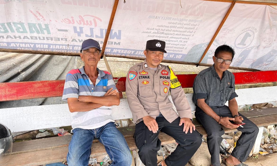 Perkuat Kamtibmas, Polsek Katingan Tengah Sambangi Warga