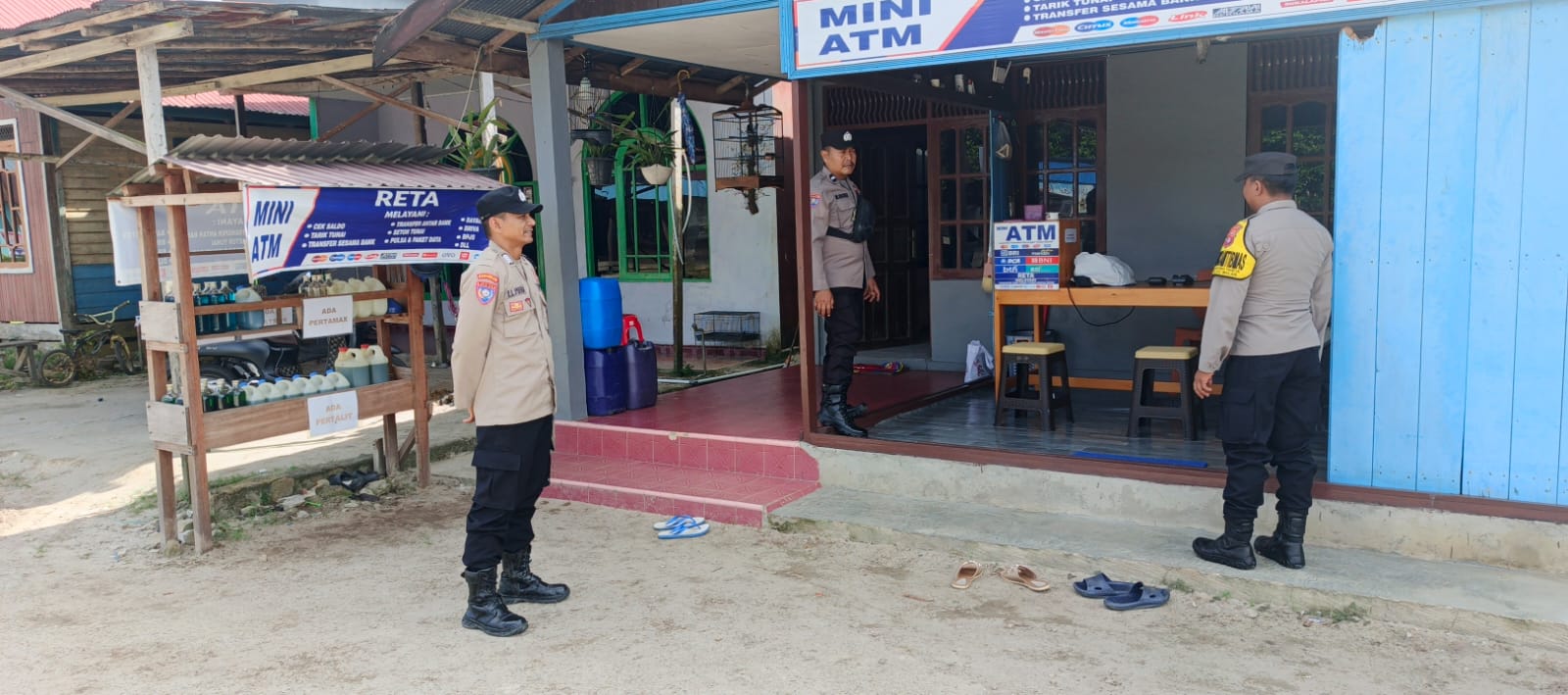 Patroli Dialogis, Polsek Tewang Sangalang Garing dan Pulau Malan Sampaikan Imbauan Kepada Warga.