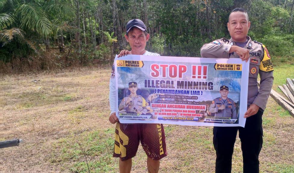 Upaya Pencegahan Penebangan Hutan secara Liar (Ilegal Logging), Bhabinkamtibmas sosialisasi kepada masyarakat.