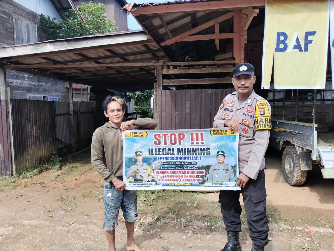 Bhabinkamtibmas Desa Tumbang Jala Sosialisasi tentang larangan Illegal Mining.