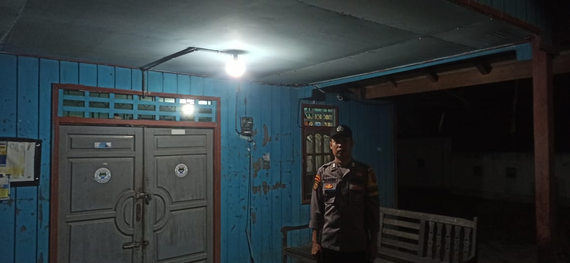 Piket Polsek Delang melaksanakan Silaturahmi ke warga masyarakat