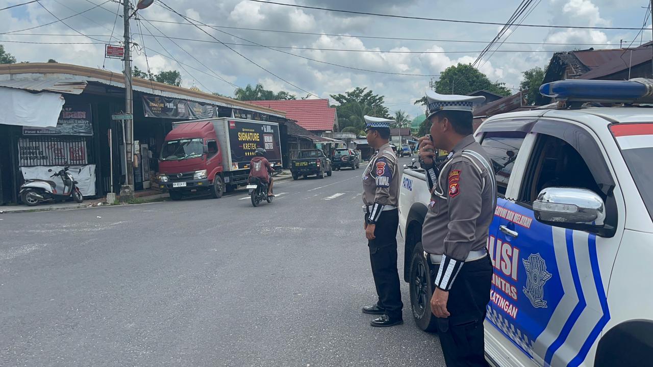 PENLING, Satlantas Polres Katingan Penyuluhan Keliling Kepada Para Pengendara