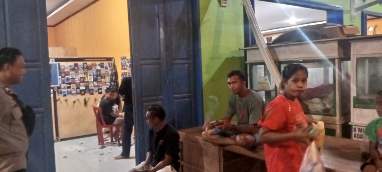 Personel Piket Polsek Lamandau Sambangi Warga, Berikan Imbauan untuk Menjauhi Judi Online