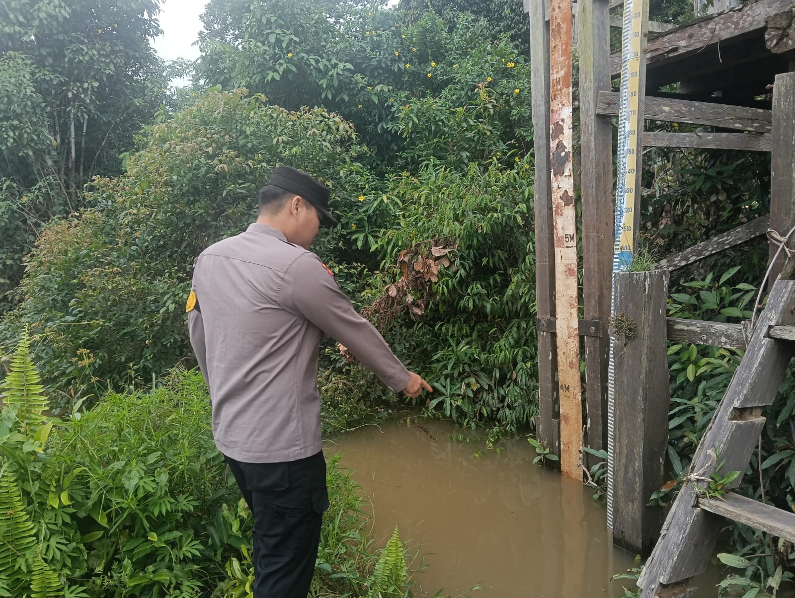 Piket Polsek Cek Debit Air Sungai Lamandau