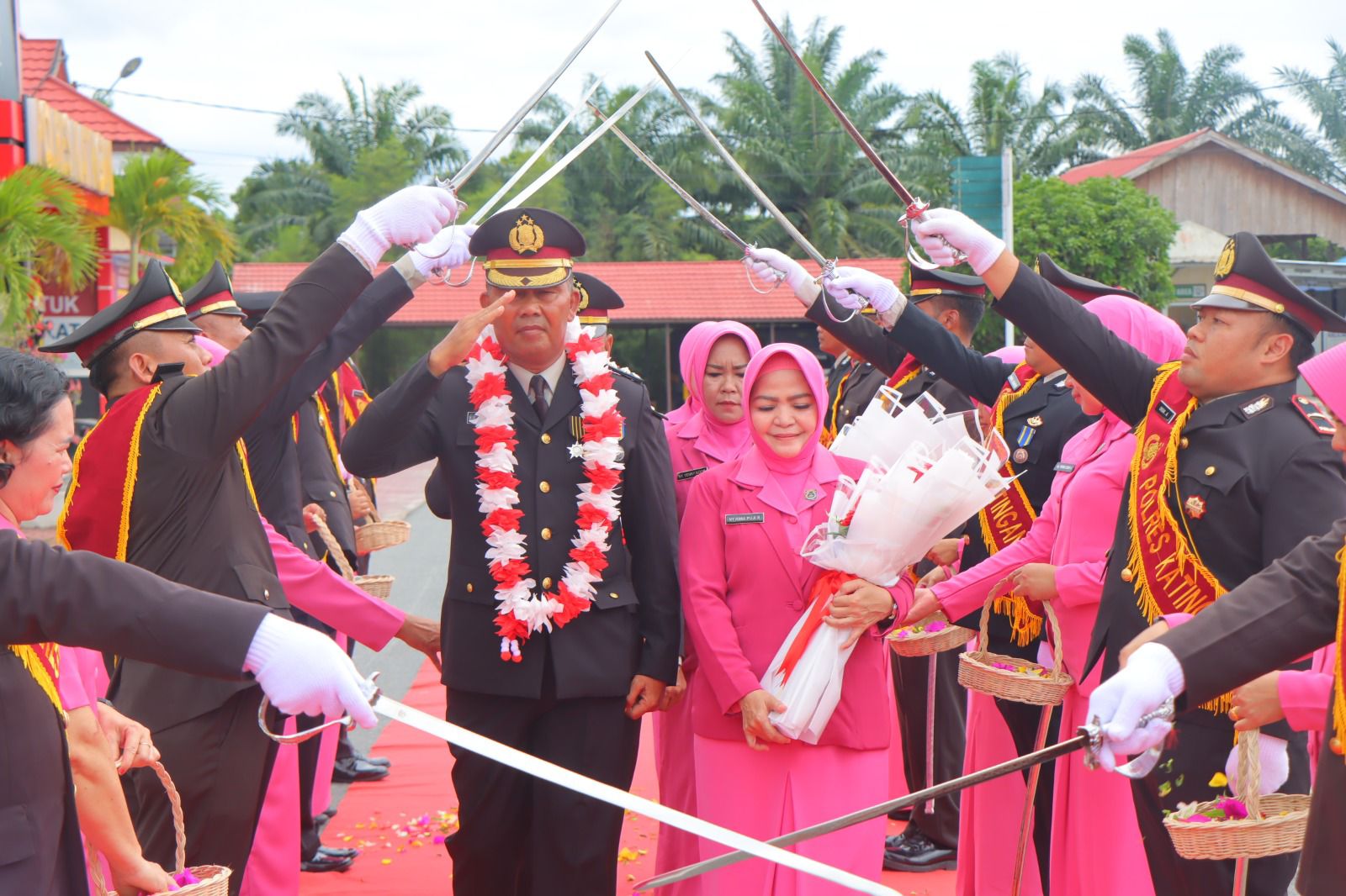 Pedang Pora Purna Bakti Polres Katingan Berlangsung Khidmat
