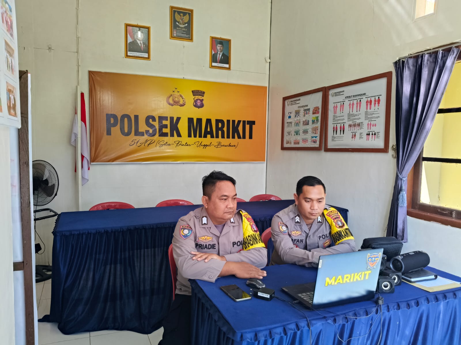 Bhabinkamtibmas Polsek Marikit Melaksanakan zoom meeting di Mako Polsek.