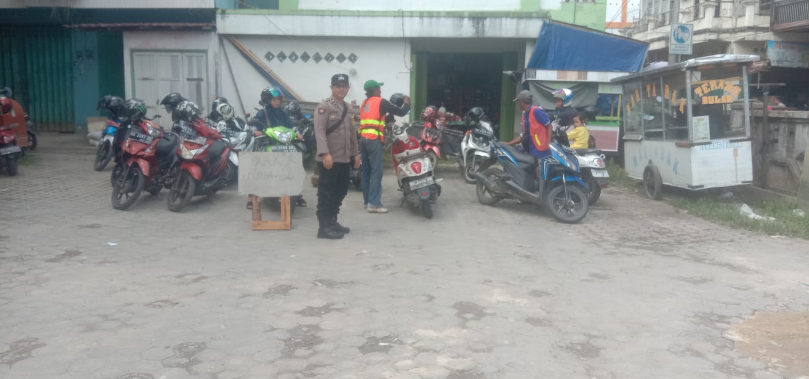 Dalam Rangka Menjaga Situasi Kamtibmas yang Kondusif, Polsek Teweh Tengah Laksanakan Patroli