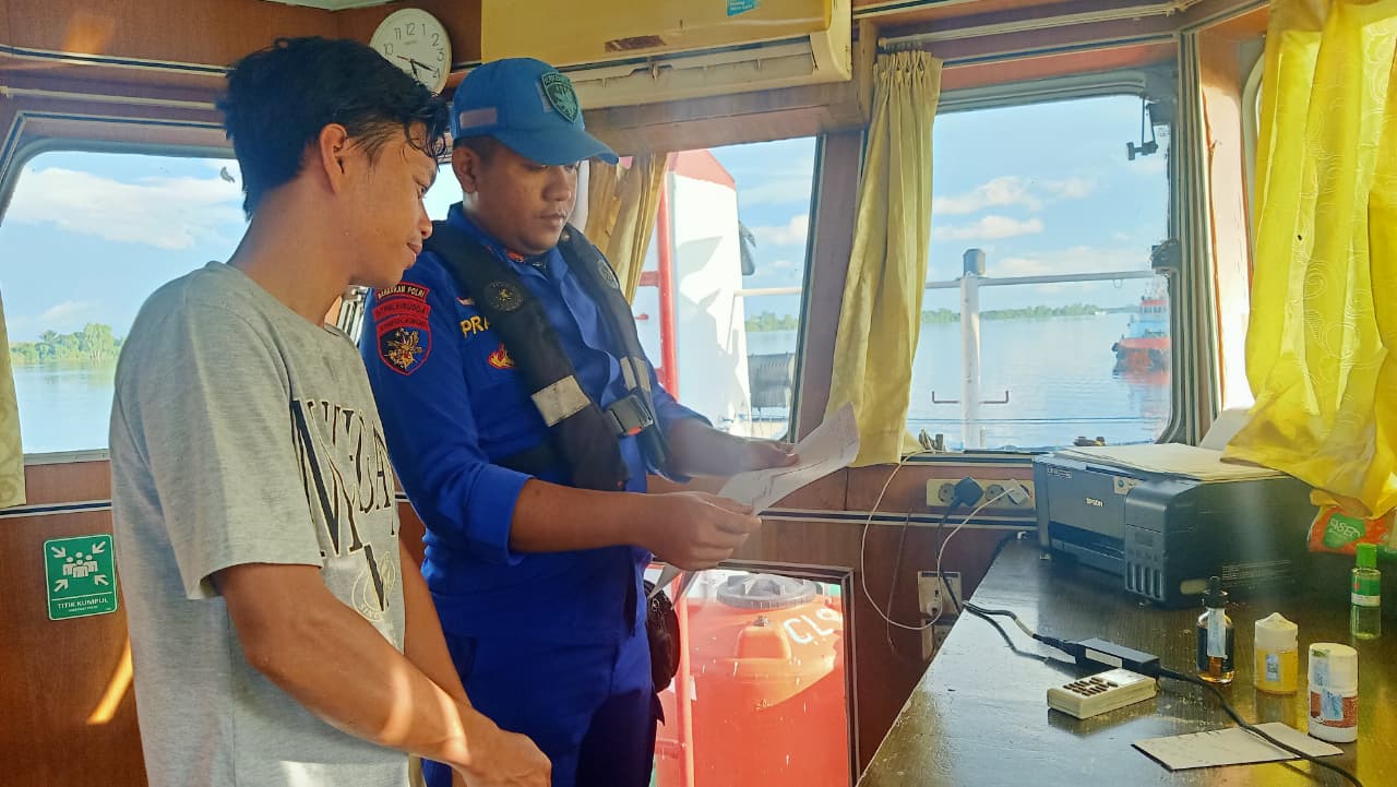 Kapal Polisi XVIII-2006 Ditpolairud, Periksa Legalitas Kapal Dan Wujudkan Keamanan