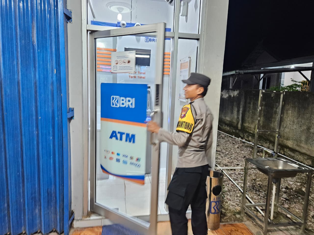 Piket Polsek Patroli dimalam hari ke Perbankan Atm