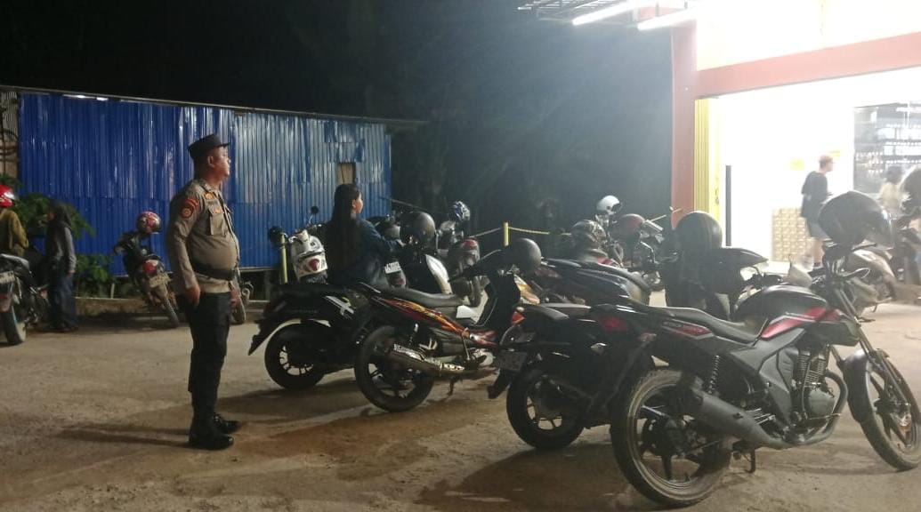 Piket Polsek Bulik melaksanakan sambang dan Silaturahmi kemasyarakat