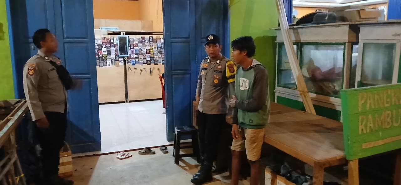 Personel Polsek lamandau melaksanakan sambang kerumah warga