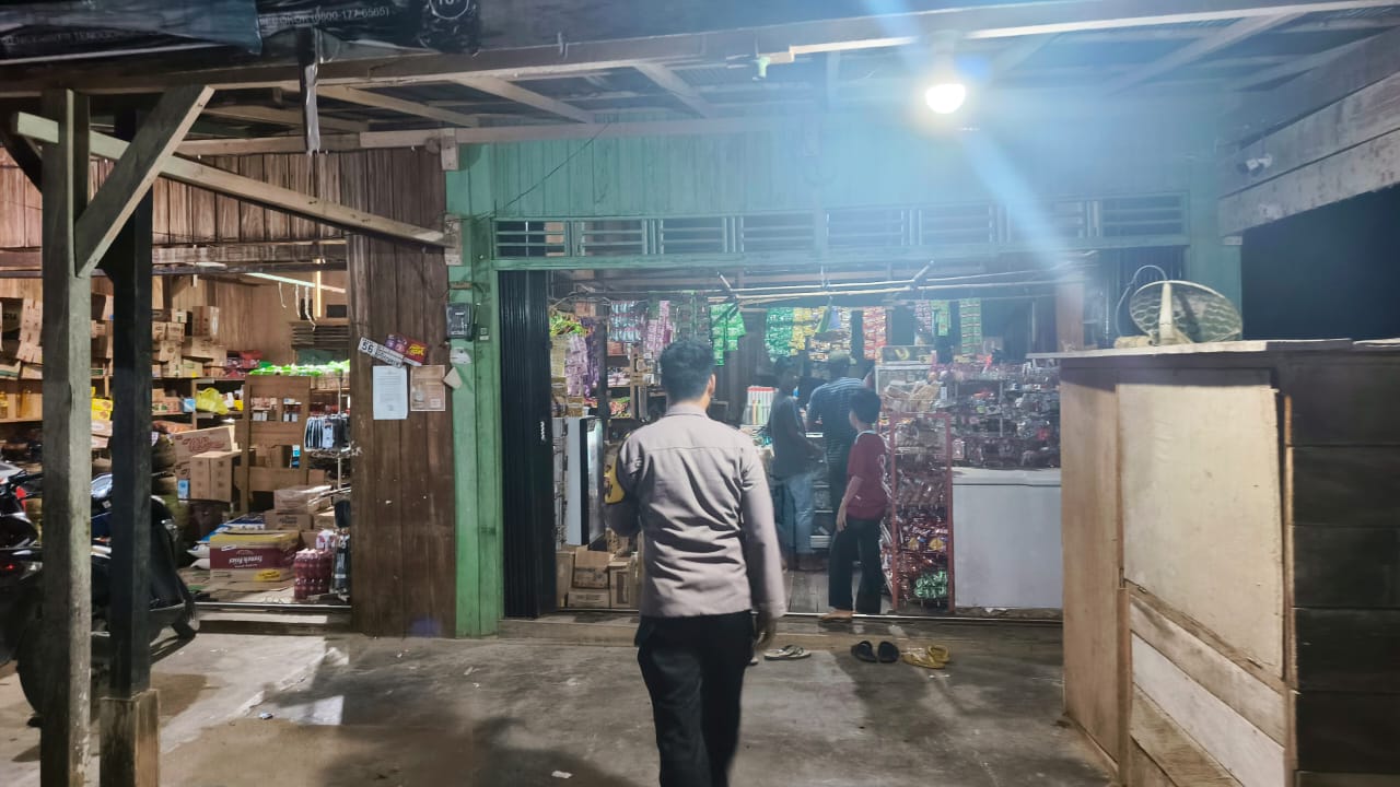 Piket Polsek Delang Silaturahmi Ke Masyarakat