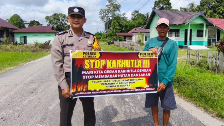 Polsek Tewang Sangalang Garing dan Pulau Malan Sampaikan Imbauan Pencegahan Karhutla Kepada Warga