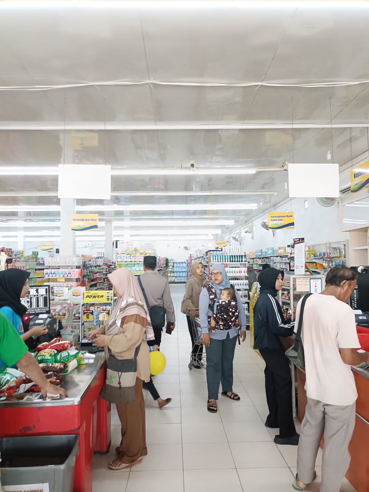 Patroli Polsek Bulik Sambangi Toko Modern, Cegah Aksi Kejahatan