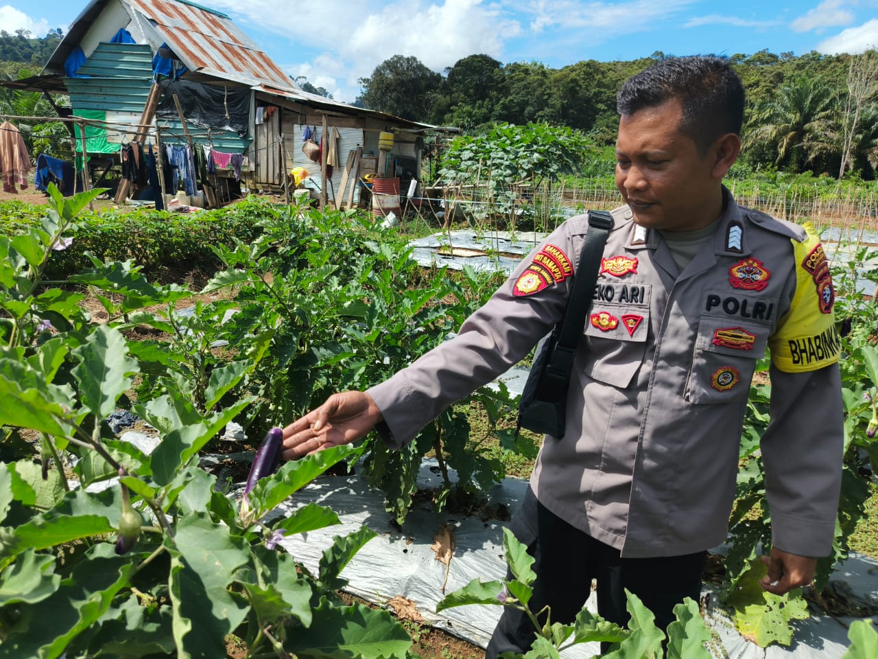 Dukung Ketahanan Pangan, Bhabinkamtibmas Polsek Delang Silaturahmi ke masyarakat terkait Program Asta Cita Presiden RI