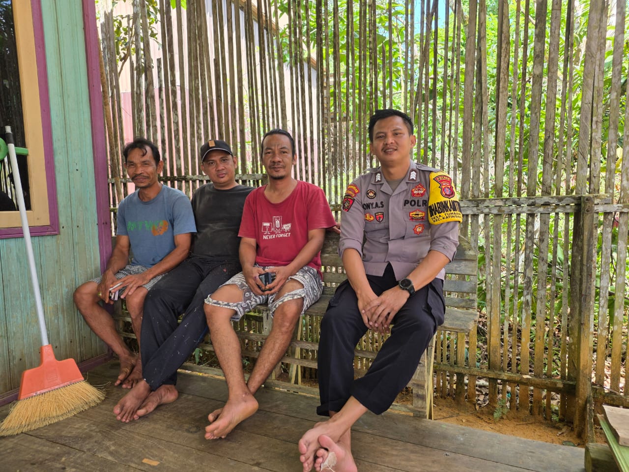 BHABINKAMTIBMAS POLSEK KATINGAN HULU SAMBANGI WARGA.