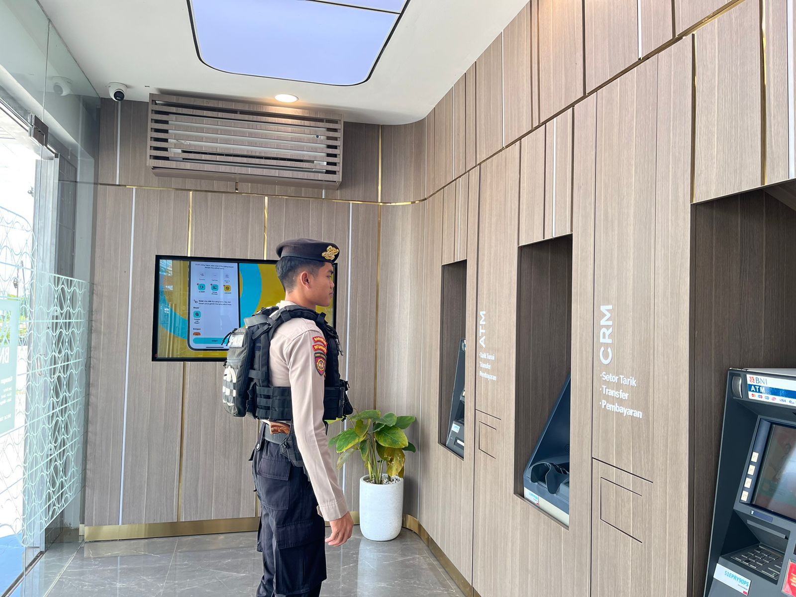 Meningkatkan Keamanan Obyek Vital Sat Samapta Polres Katingan Laksanakan PAM Bank