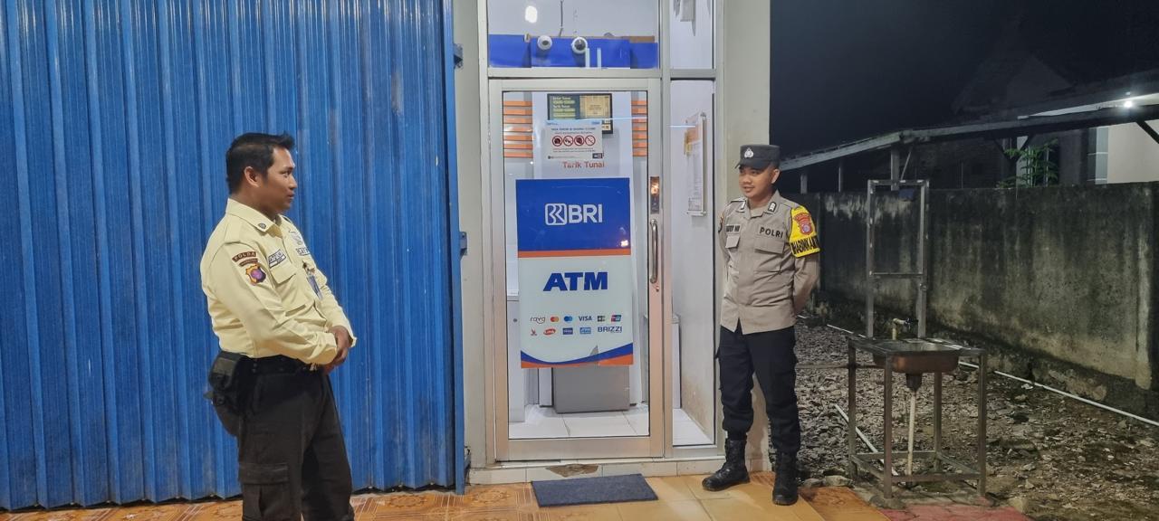 Piket Polsek Patroli dan Silaturahmi dengan Satpam Bank BRI