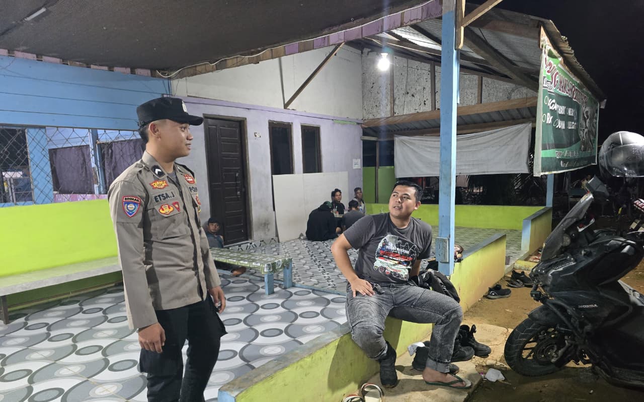 Personil Polsek Sambang kepada Masyarakat