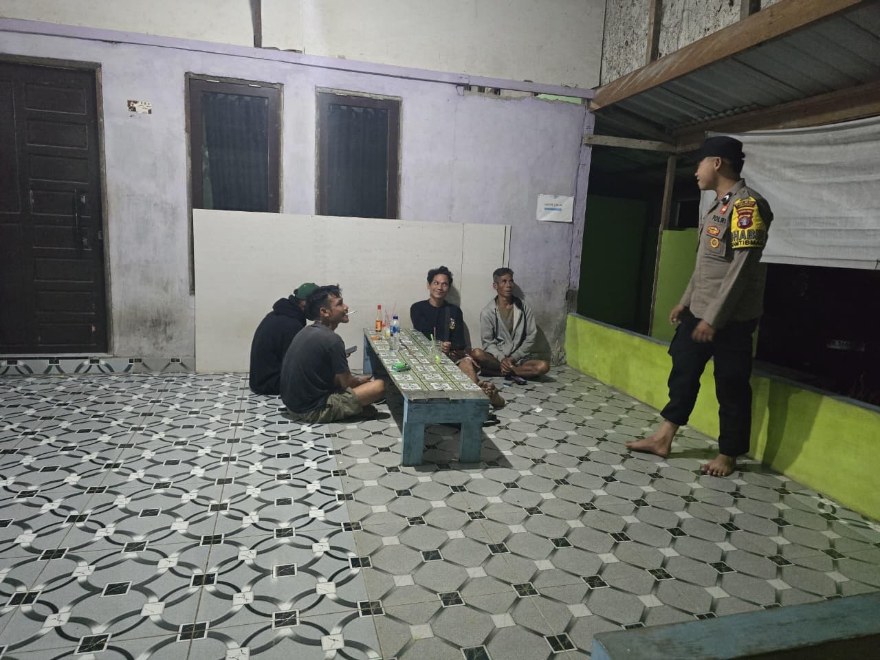 Piket Polsek Lamandau Sosialisasikan Penanggulangan Premanisme Berkedok Ormas