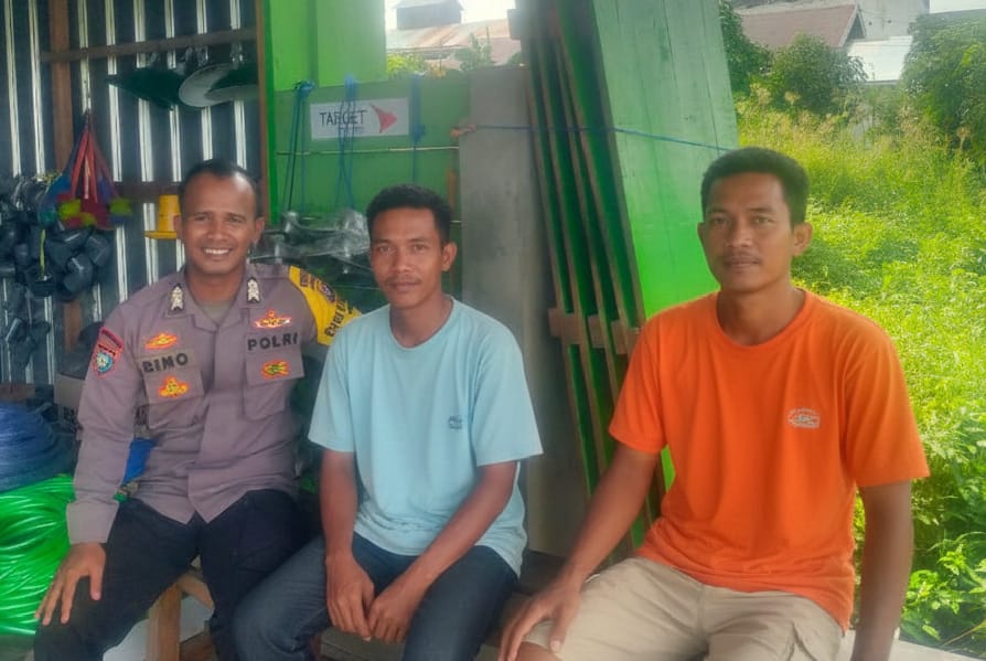 Bhabinkamtibmas Polsek Katingan Kuala Melaksanakan Sambang Kamtibmas Ke Warga Desa Binaannya