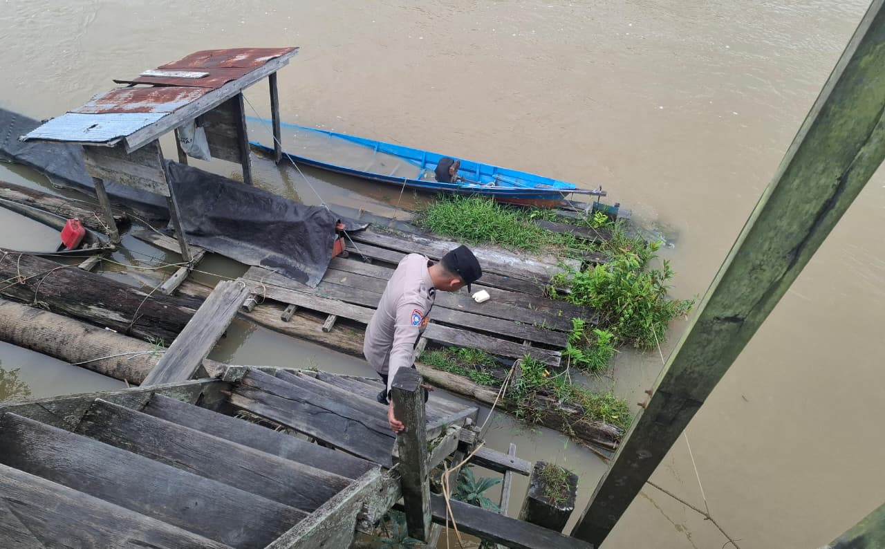 Piket Polsek Cek Debit Air Sungai Lamandau
