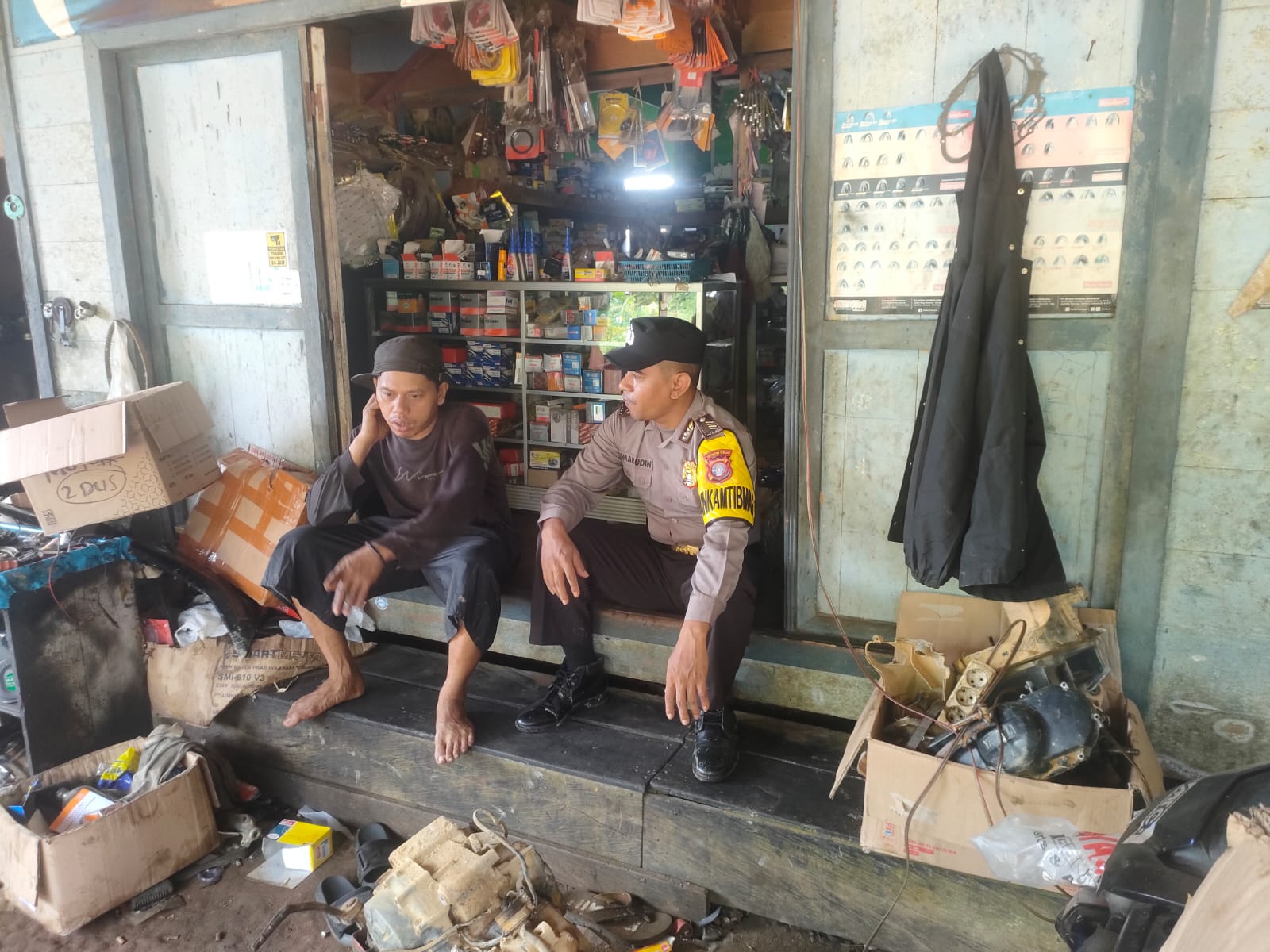 Cooling System Bhabinkamtibmas Polsek Marikit Sambang dan Sosialisasi untuk Wujudkan Situasi Kondusif.